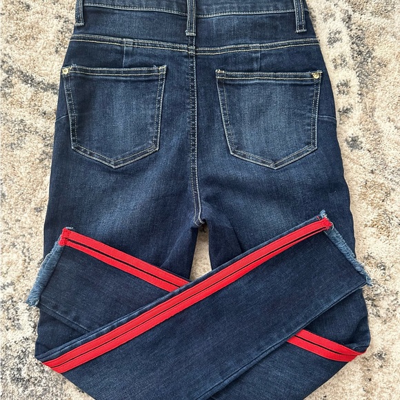 No boundaries super slim high rise jeans. - Picture 2 of 7